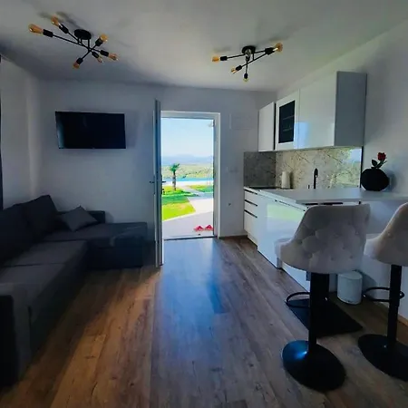 Apartmaji Meli.Pu 4 Izola Exterior foto